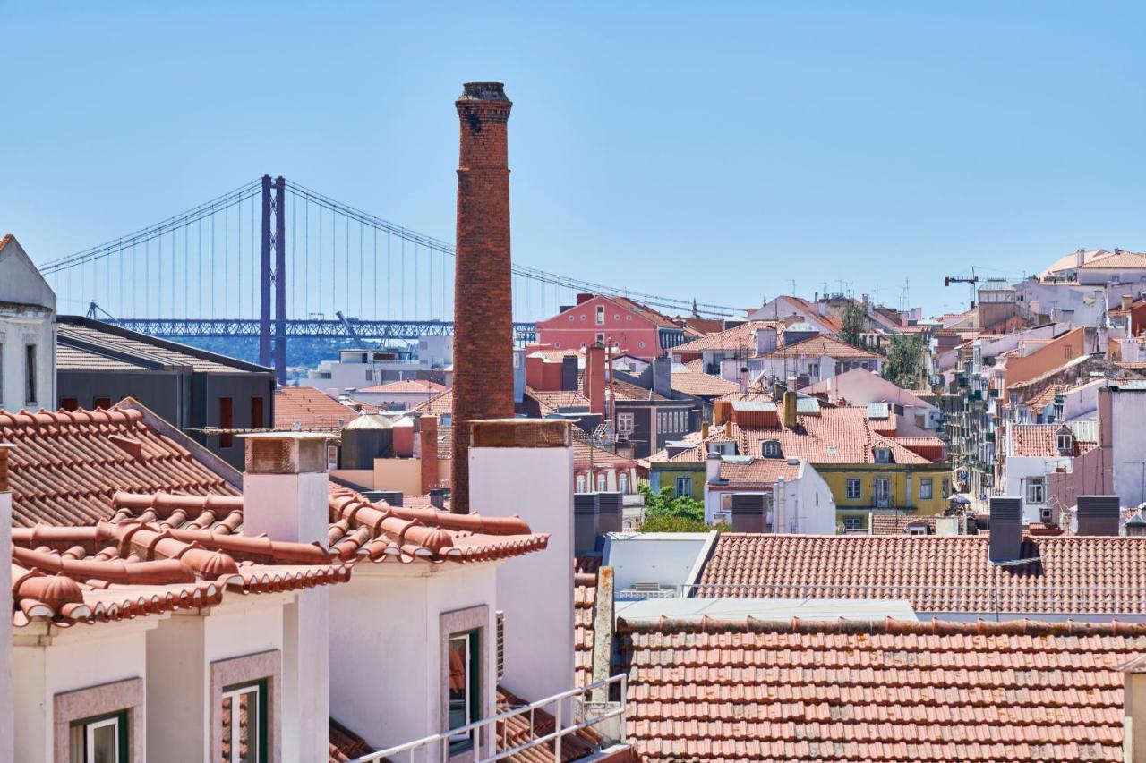 Light Filled Apartment Near Chiado, By Timecooler Lisboa Extérieur photo