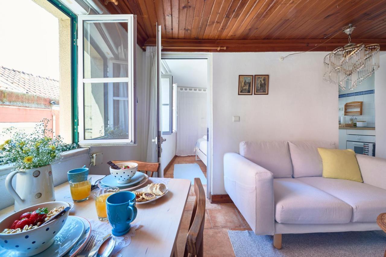 Light Filled Apartment Near Chiado, By Timecooler Lisboa Extérieur photo