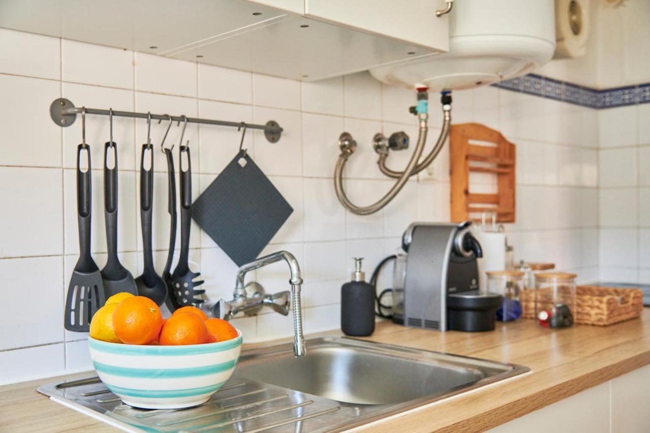 Light Filled Apartment Near Chiado, By Timecooler Lisboa Extérieur photo