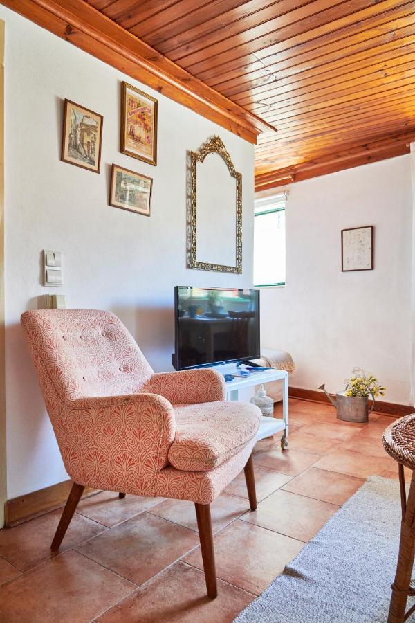 Light Filled Apartment Near Chiado, By Timecooler Lisboa Extérieur photo